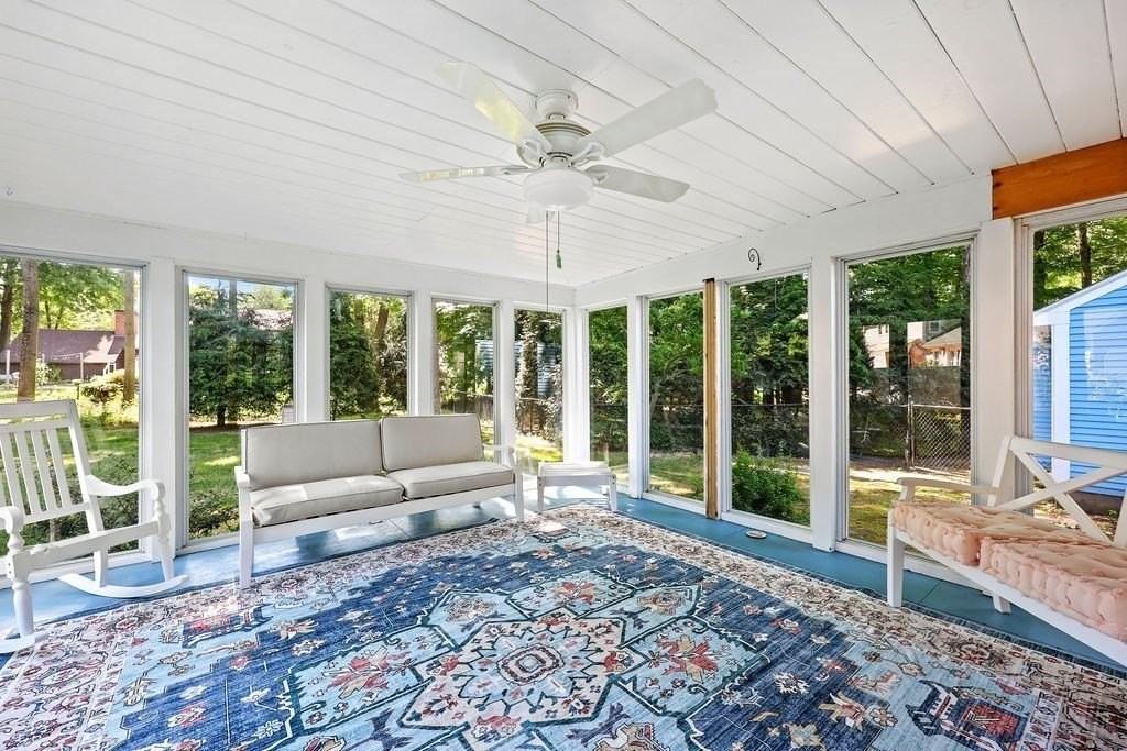 84 Brewster Rd - Photo 6 of 35
