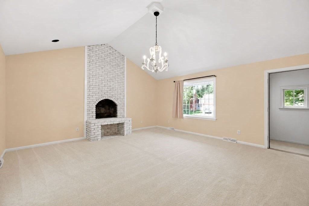 84 Brewster Rd - Photo 7 of 35