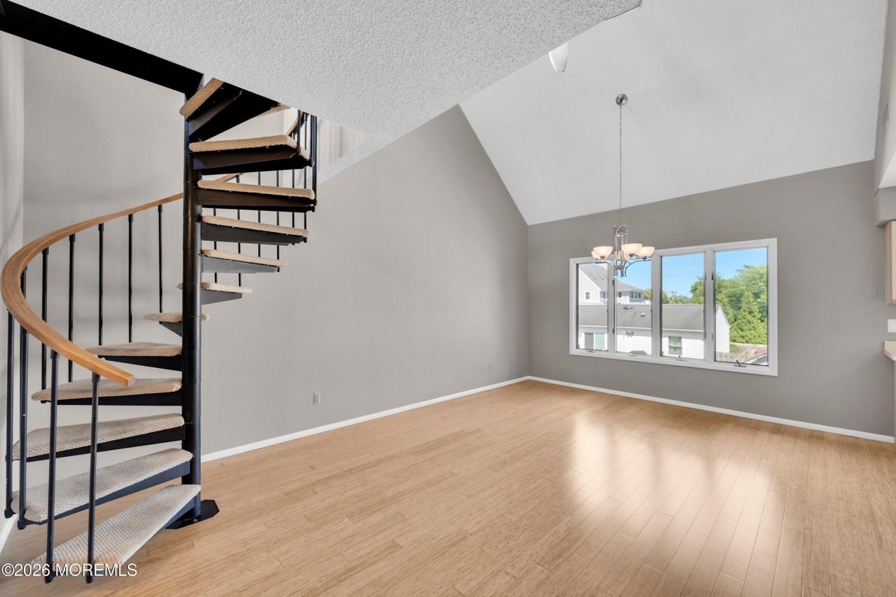 2230 Bridge Ave #4 - Photo 3 of 27