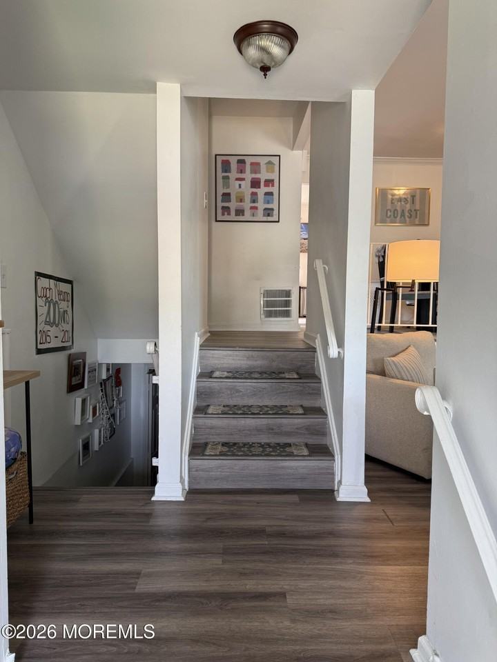 211 Clubhouse Dr - Photo 5 of 29
