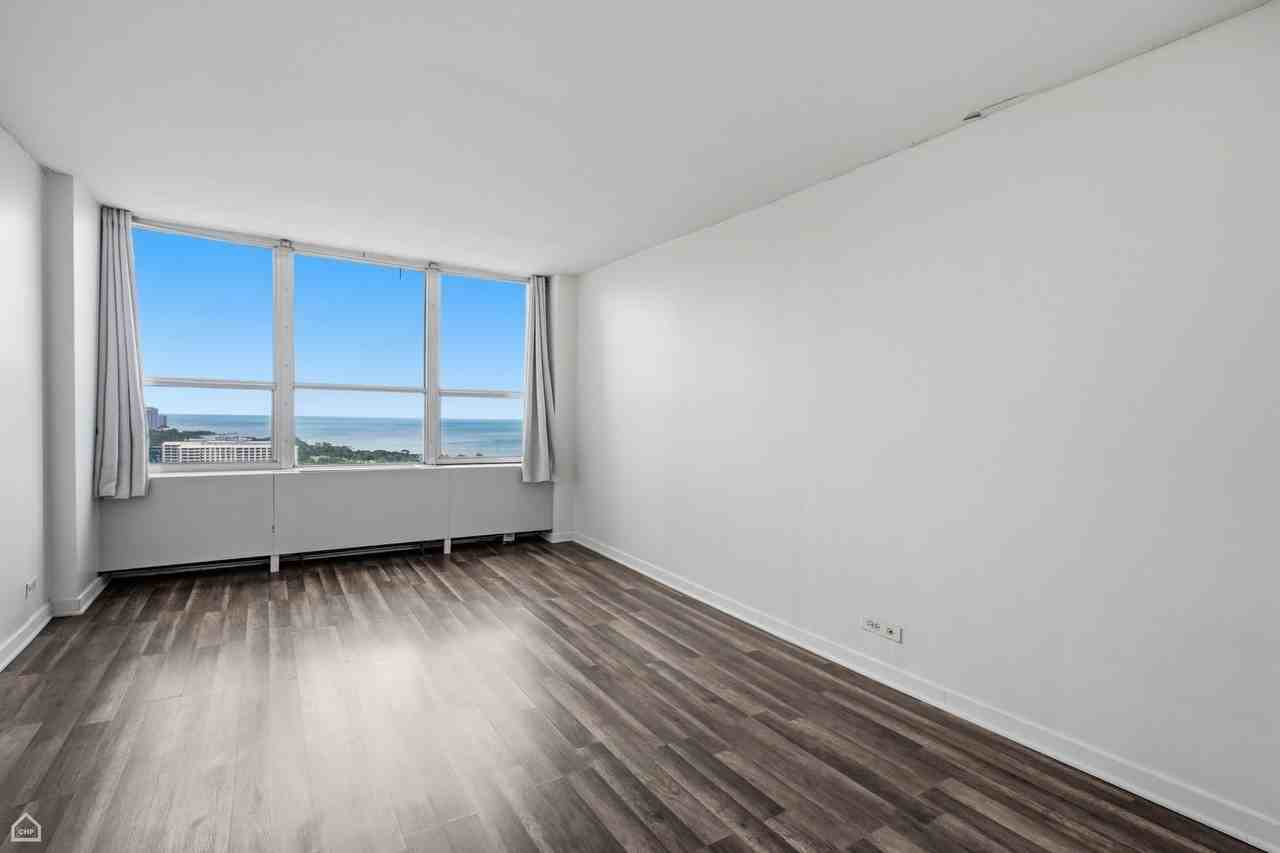 655 W Irving Park Rd #4008 - Photo 7 of 11