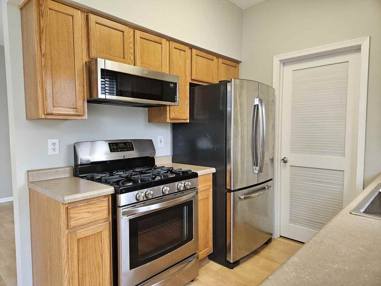 14127 Faulkner Ct - Photo 4 of 21