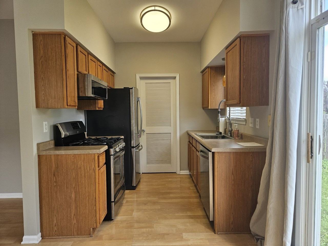 14127 Faulkner Ct - Photo 5 of 21