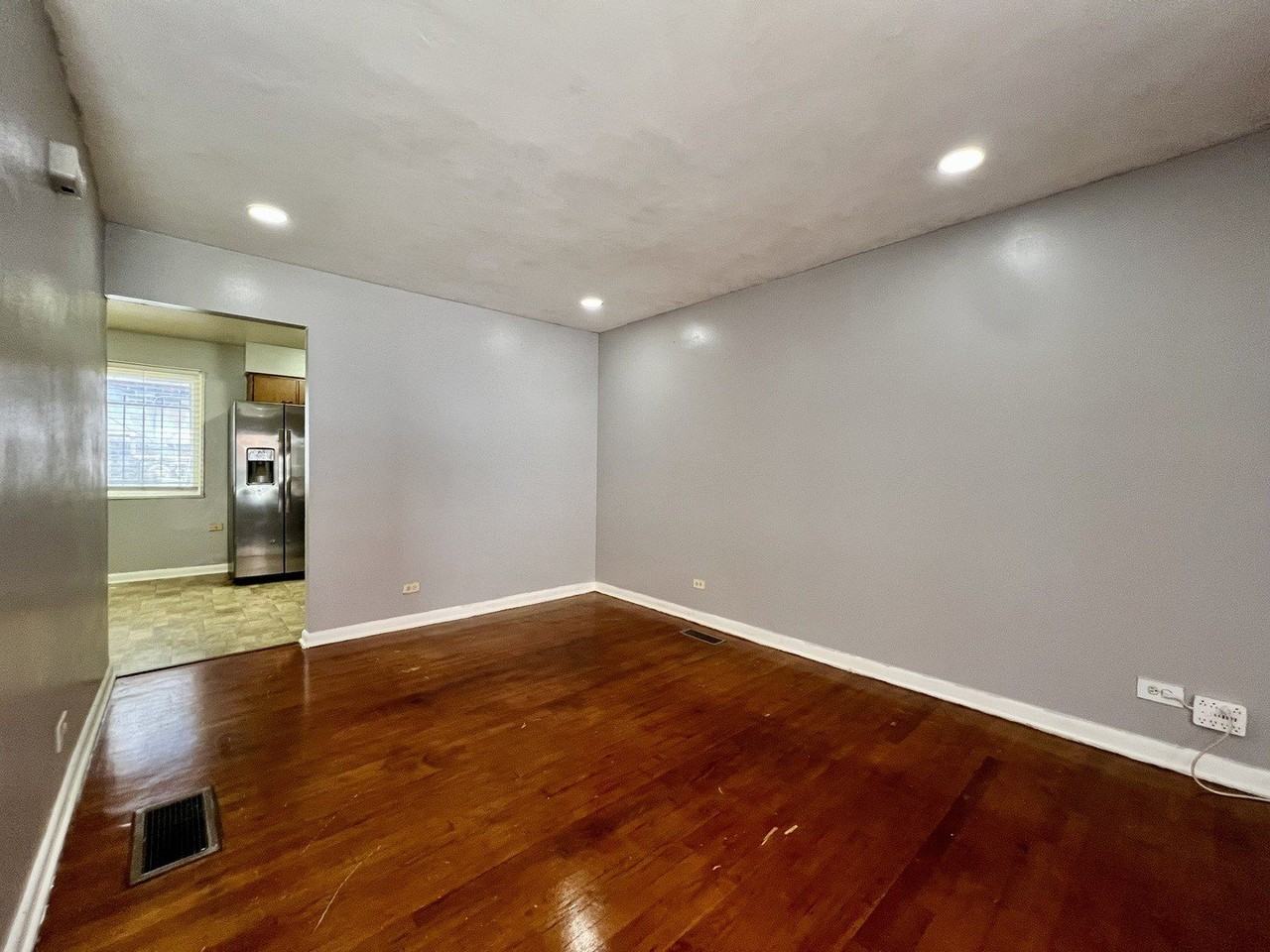 1414 W Chase Ave #D - Photo 4 of 21
