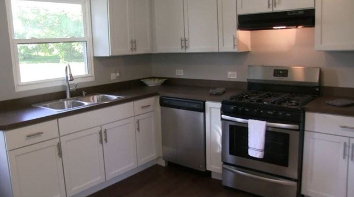 17950 Michael Ave - Photo 2 of 7
