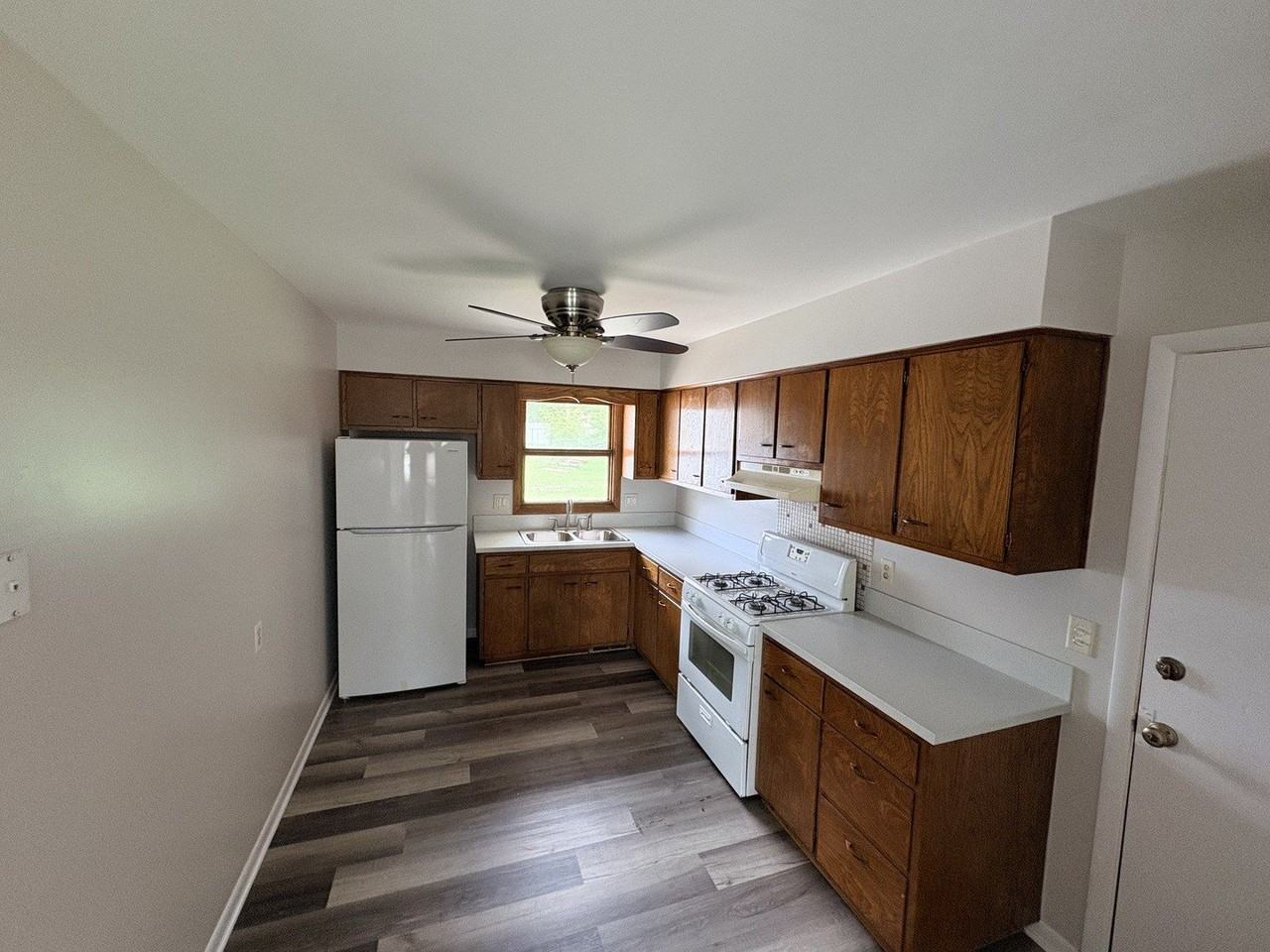 1735 Greene Ct #B - Photo 2 of 8