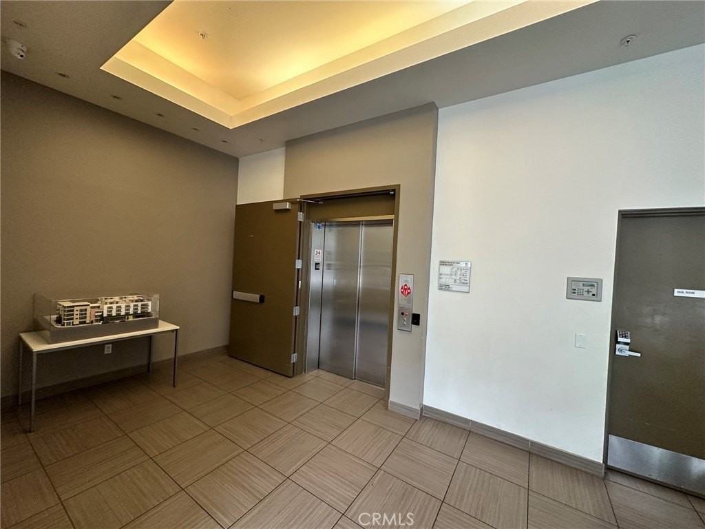 238 S Arroyo Pkwy #213 - Photo 6 of 33