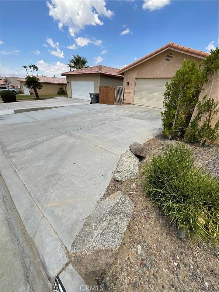 53660 Avenida Herrera - Photo 2 of 16