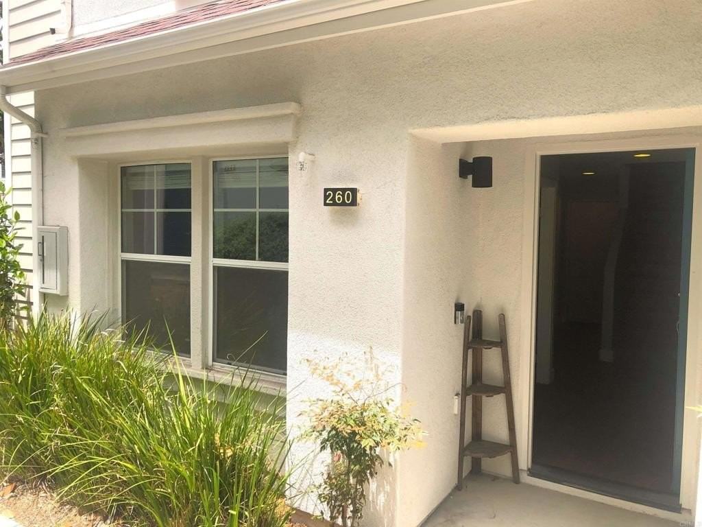 820 Harbor Cliff Way #260 - Photo 3 of 36