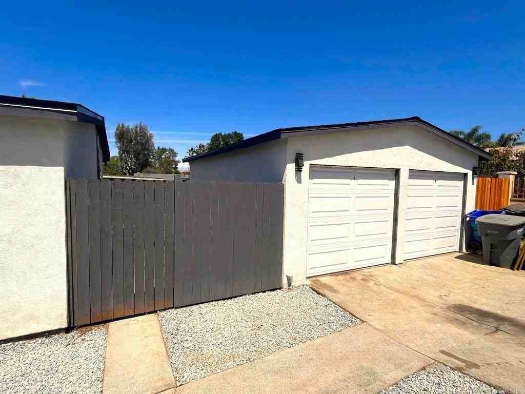 803 N Citrus Ave - Photo 4 of 26