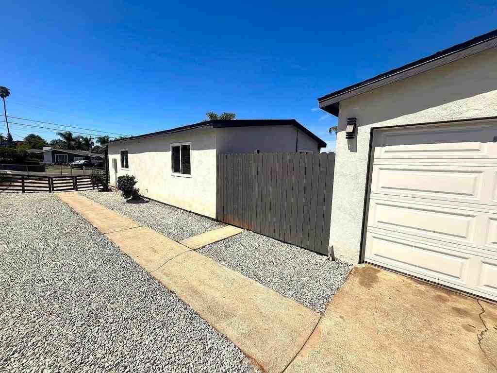 803 N Citrus Ave - Photo 5 of 26