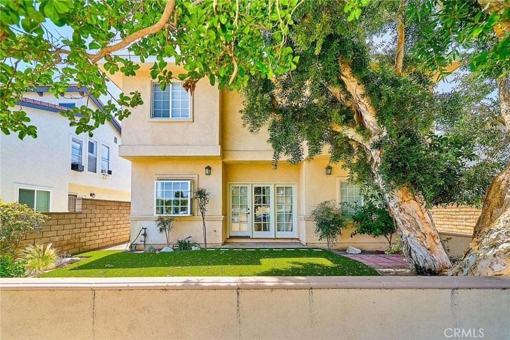 2108 Santa Fe Ave - Photo 2 of 17