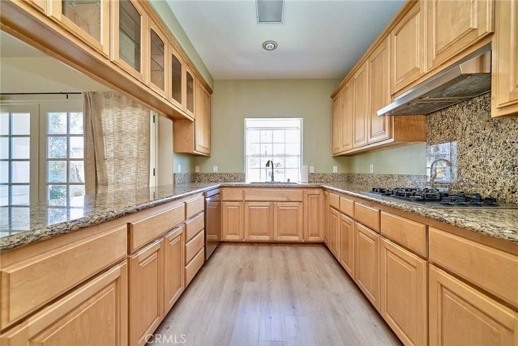 2108 Santa Fe Ave - Photo 5 of 17