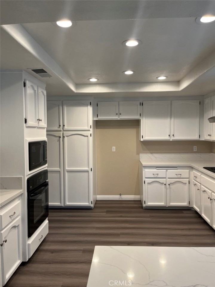 8024 E Woodsboro Ave - Photo 4 of 21
