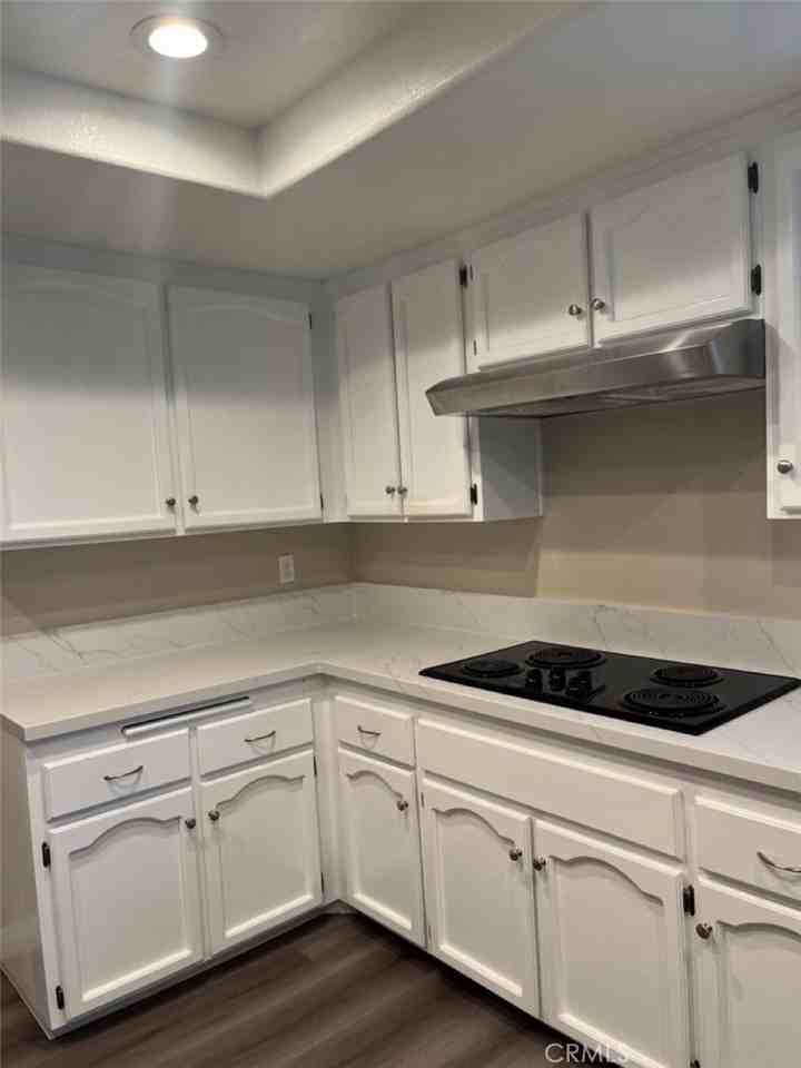 8024 E Woodsboro Ave - Photo 5 of 21