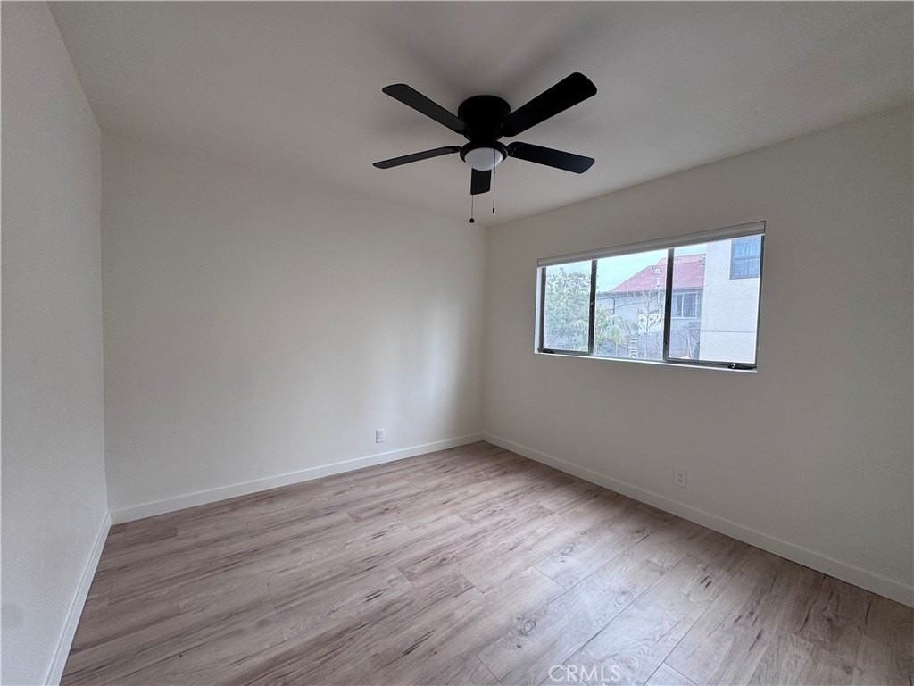 1422 Talmadge St #2 - Photo 6 of 9