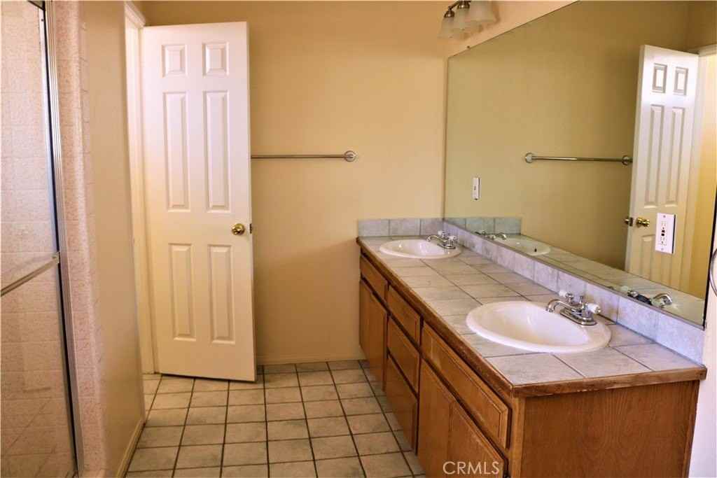 2006 Mathews Ave #B - Photo 3 of 18