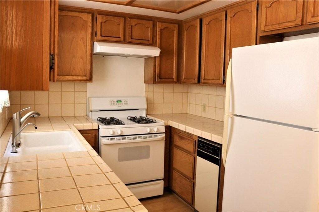 2006 Mathews Ave #B - Photo 6 of 18