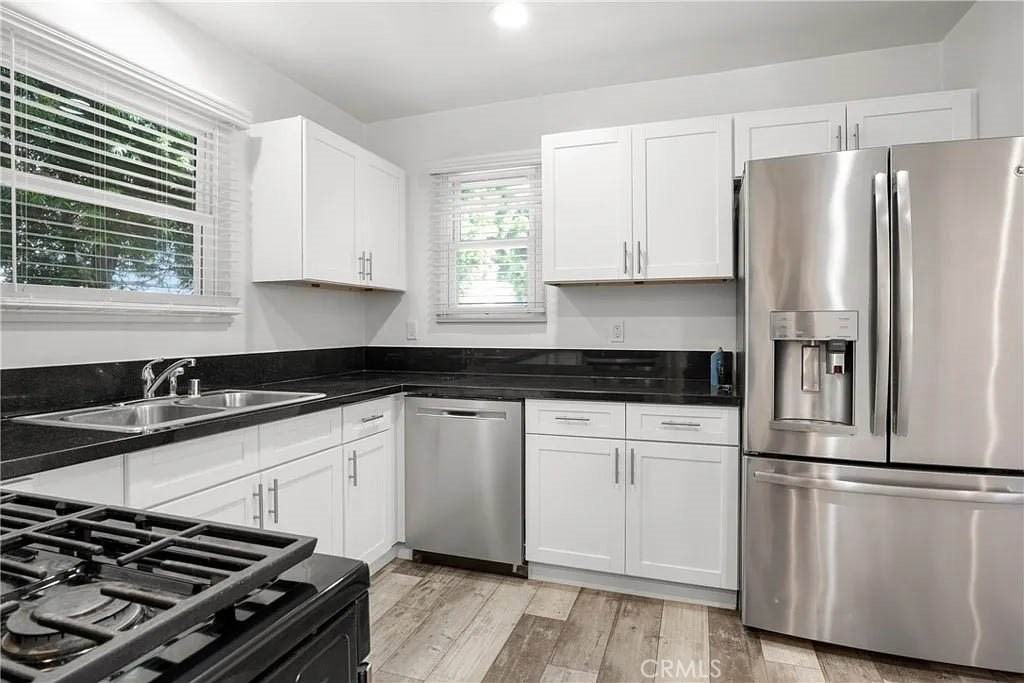 1500 Voorhees Ave - Photo 2 of 44