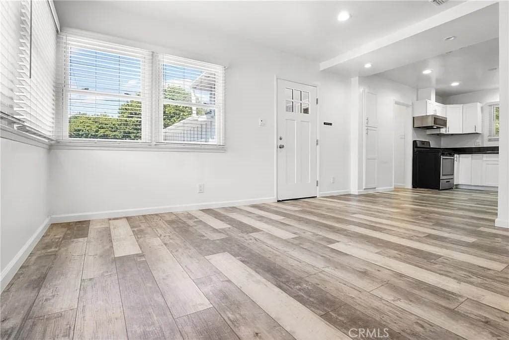 1500 Voorhees Ave - Photo 3 of 44