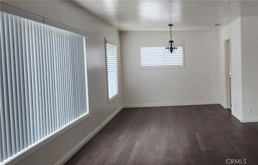 15816 Hart St - Photo 2 of 15