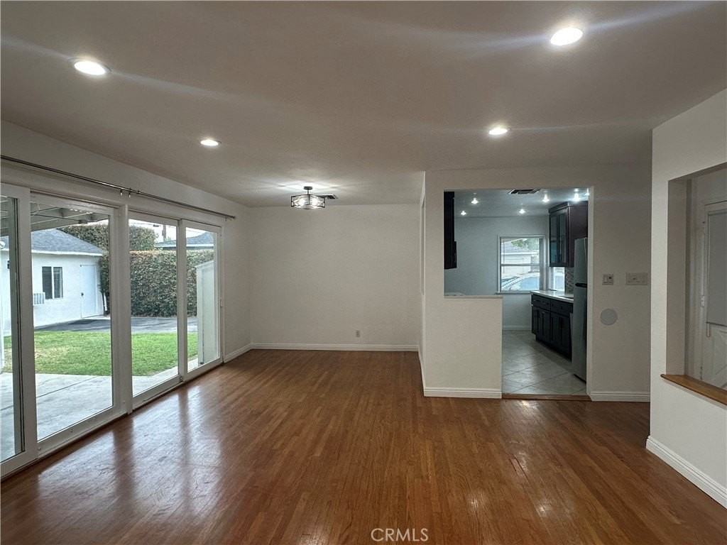 12811 Cumpston St - Photo 5 of 23