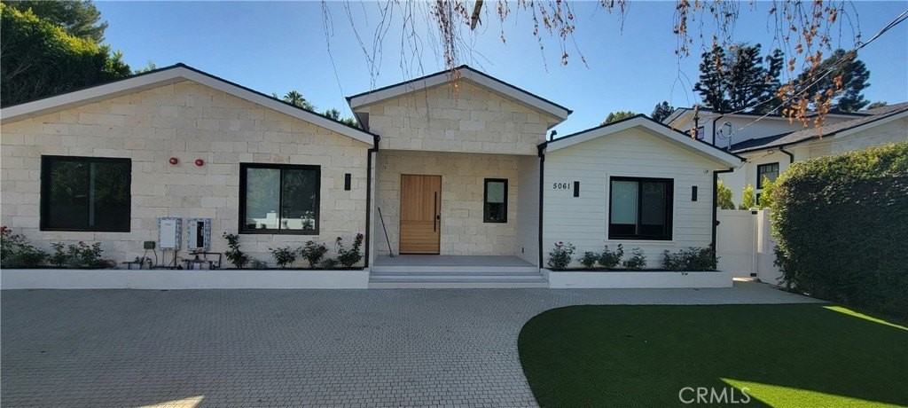 5061 Woodley Ave - Photo 3 of 28