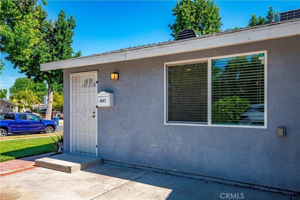 8847 Debra Ave - Photo 2 of 15