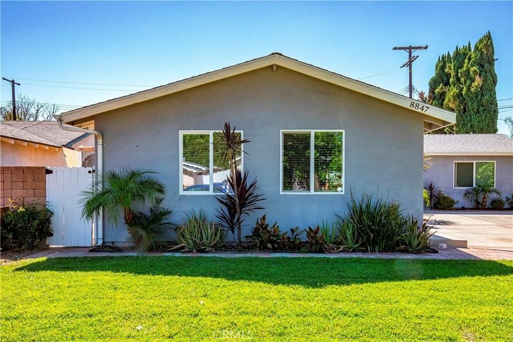 8847 Debra Ave - Photo 4 of 15