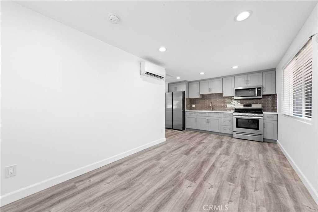 8847 Debra Ave - Photo 7 of 15