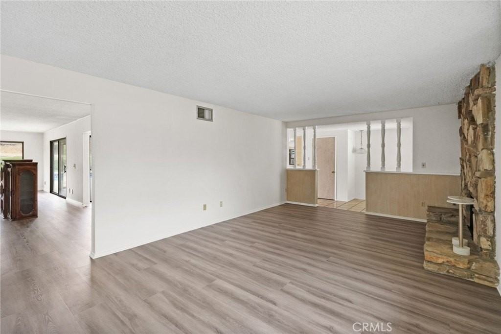 11803 Gerald Ave - Photo 5 of 31