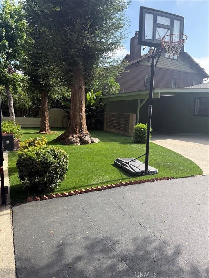 4450 Matilija Ave - Photo 2 of 8