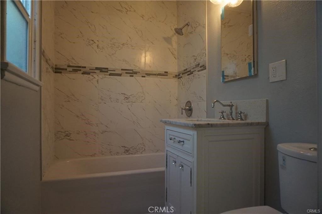 137 W Olive St #3 - Photo 3 of 15