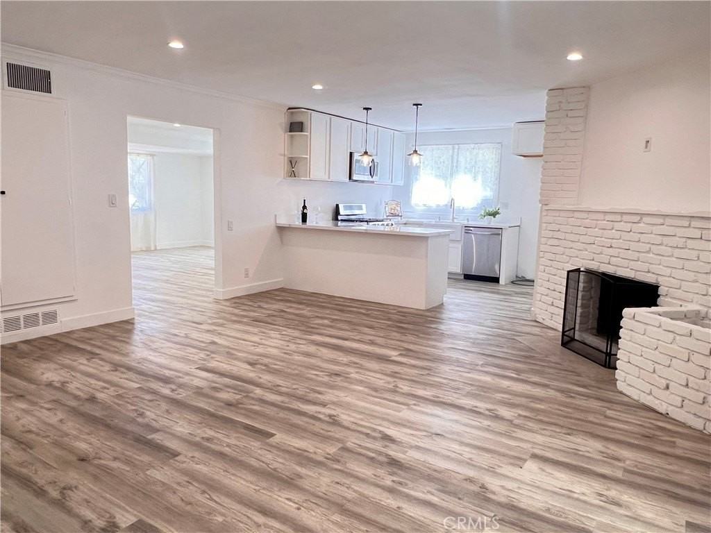 6141 Dalecrest Ave - Photo 3 of 10