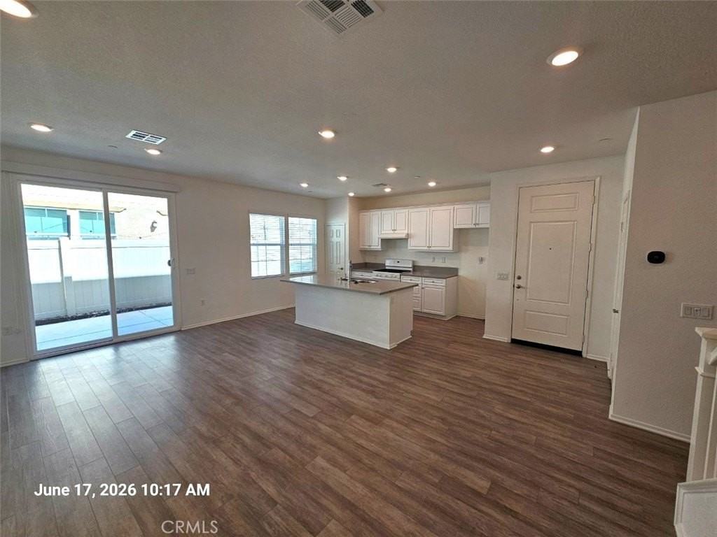 41936 Pedraza St - Photo 7 of 46