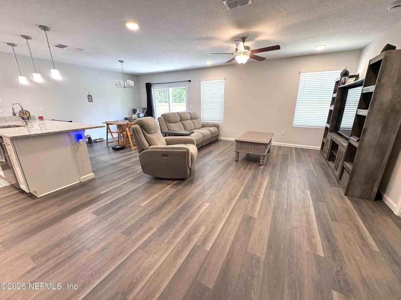 14454 Benton St - Photo 4 of 21