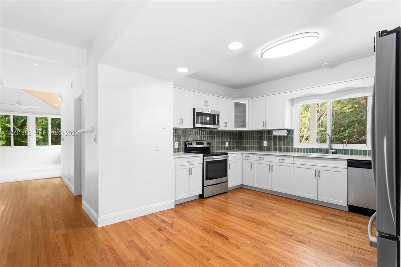 3945 Loquat Ave - Photo 6 of 8