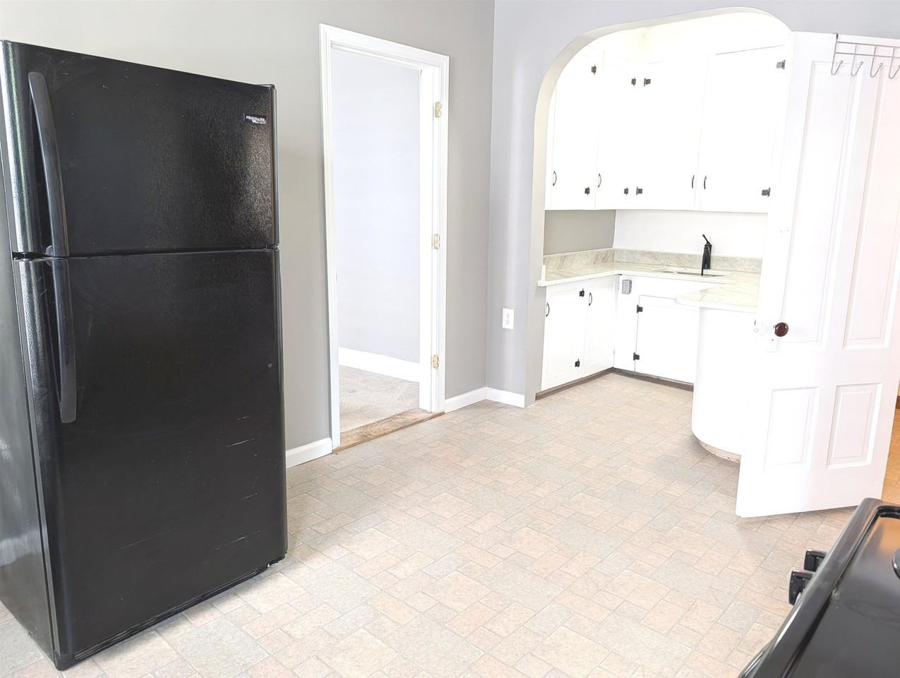 685 Massabesic St #2W - Photo 4 of 13