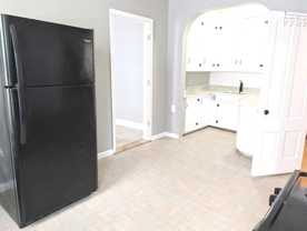 685 Massabesic St #2W - Photo 1 of 1
