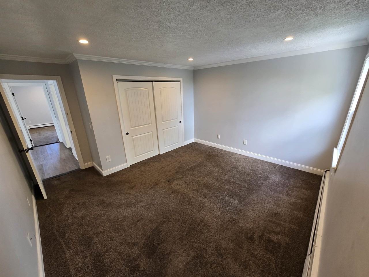 25 W Rosedale Ave - Photo 4 of 15