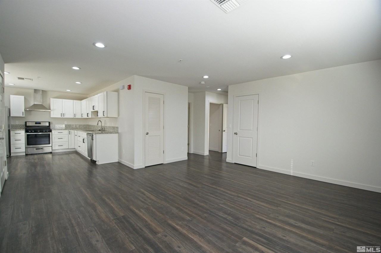 626 Valley Rd Unit 202 - Photo 5 of 10