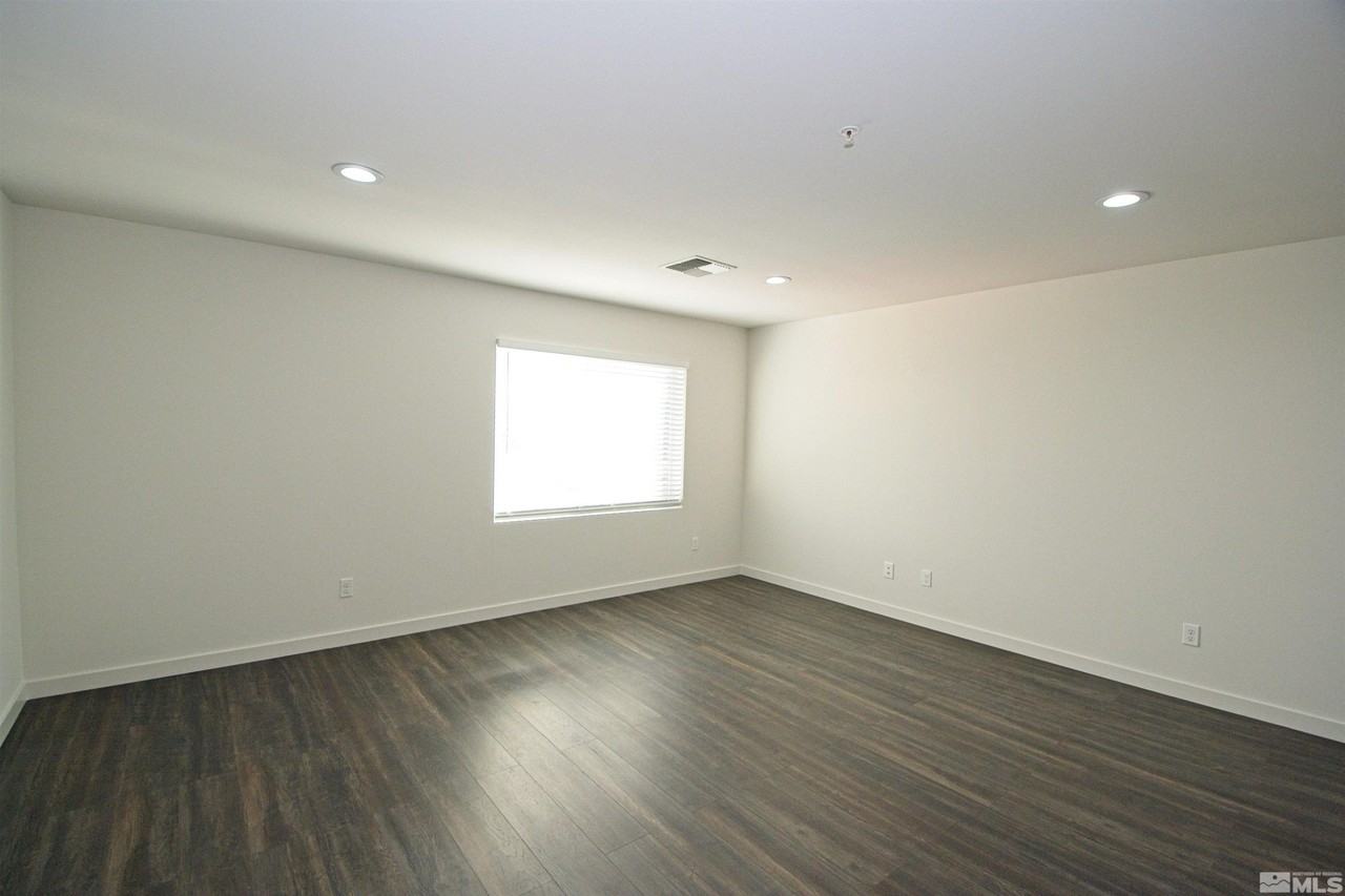 626 Valley Rd Unit 202 - Photo 6 of 10