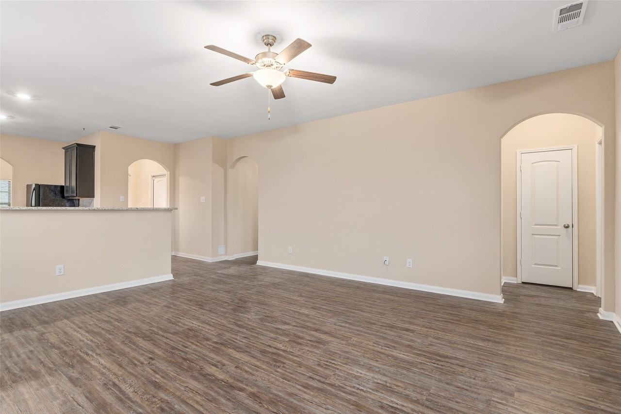 1431 Park Trails Blvd - Photo 2 of 16