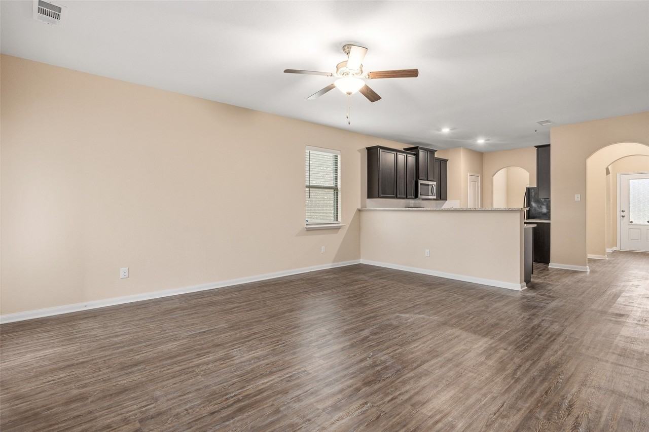 1431 Park Trails Blvd - Photo 3 of 16