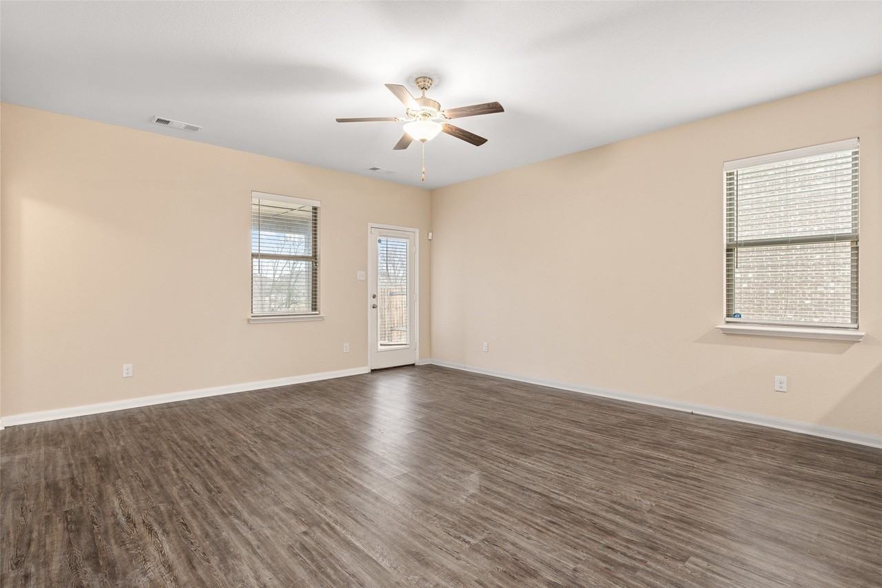 1431 Park Trails Blvd - Photo 6 of 16