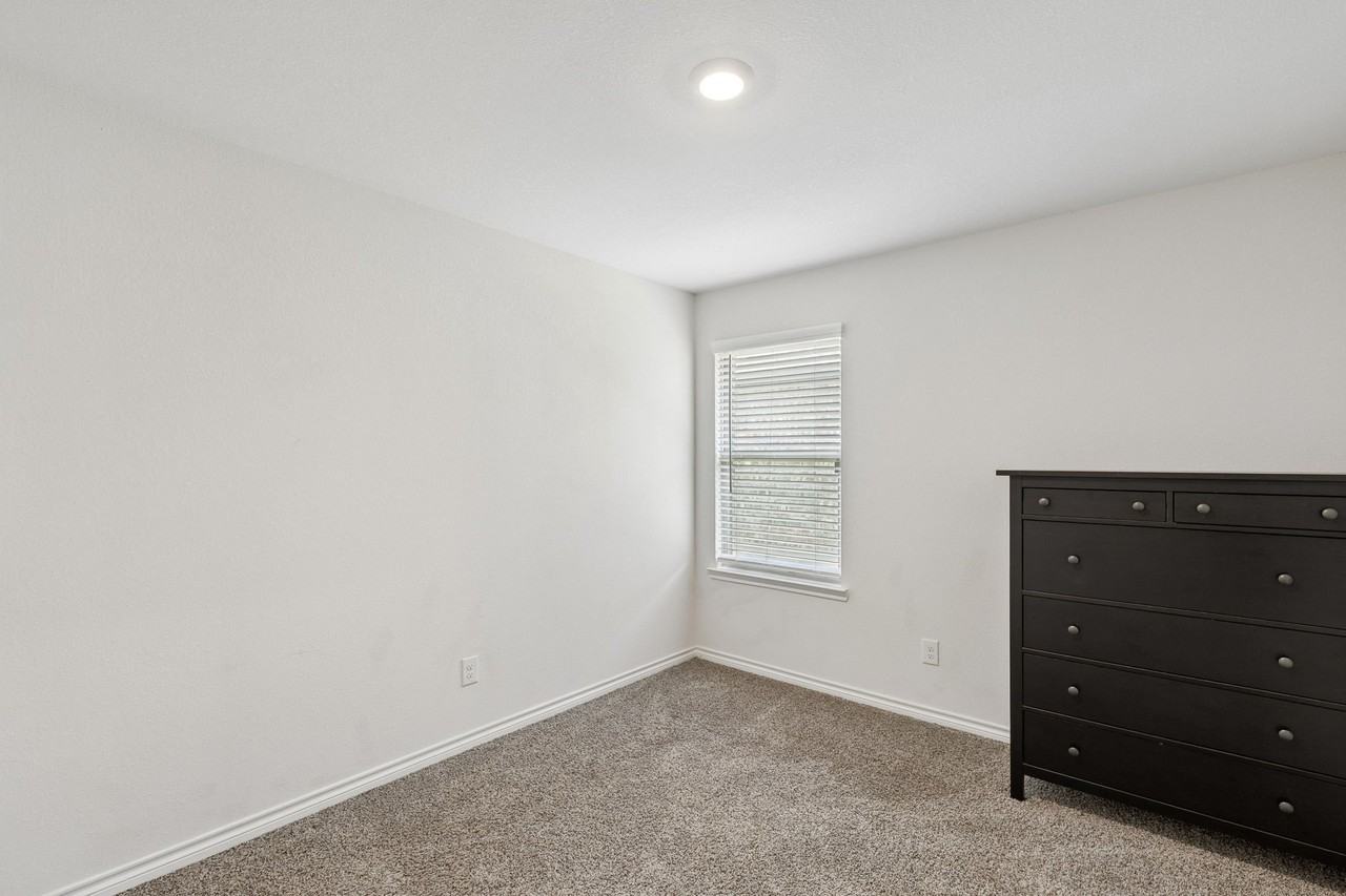 230 Mockingbird Way - Photo 3 of 21