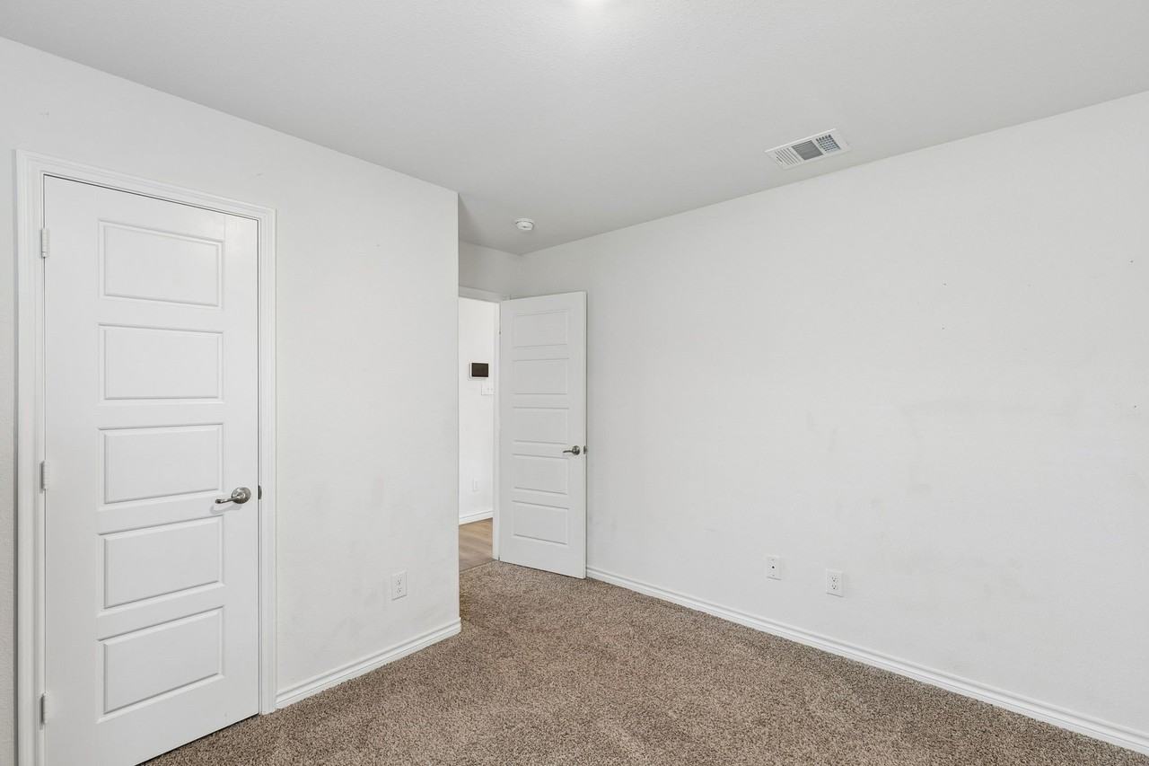 230 Mockingbird Way - Photo 4 of 21