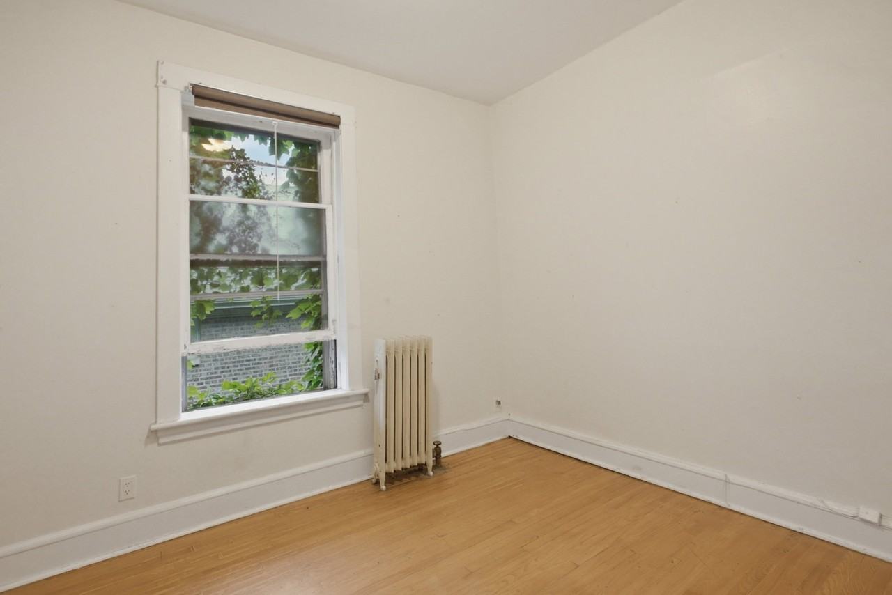3118 W Palmer Blvd #2R - Photo 5 of 8