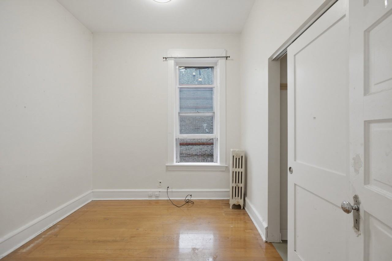 3118 W Palmer Blvd #2R - Photo 6 of 8
