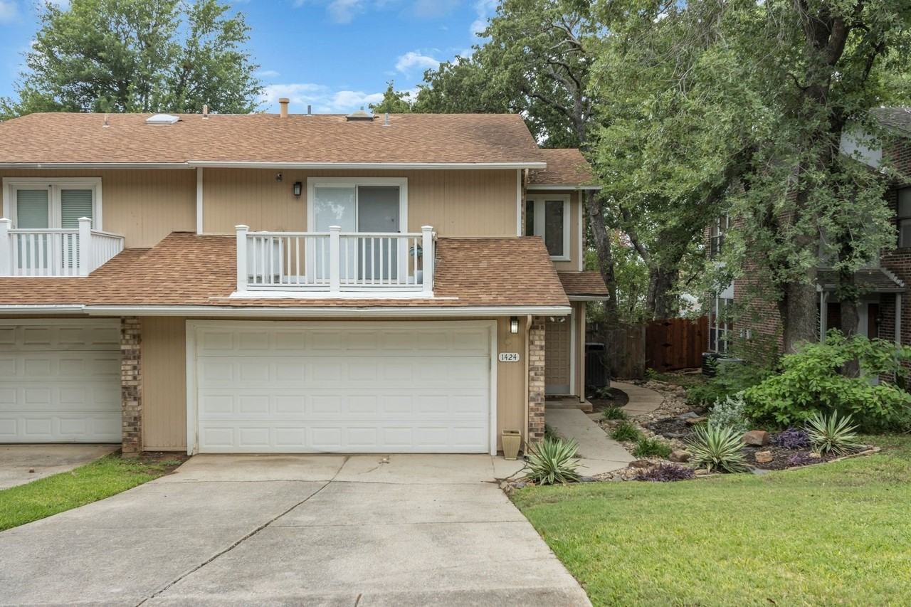 1424 Hampton Rd - Photo 2 of 30